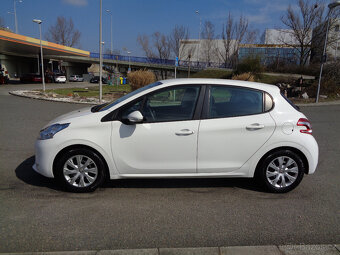 PEUGEOT 208 1.2i KOUPENO ČR,1.MAJITEL,NEHAVAROVÁNO - 2