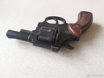 Revolver značky Umarex 343 6mm poplašný - 2
