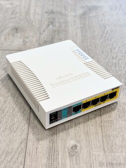 PoE switch Mikrotik CCS 260GSP - 2