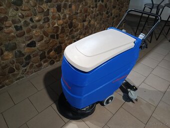 Čistič podlah - 2