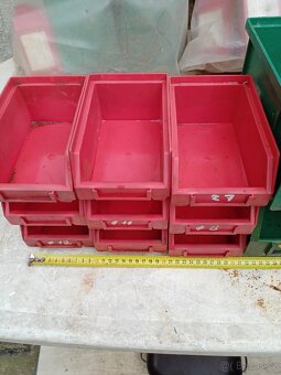 Úložné boxy na šroubky, vrtáky.matky,spony atd, - 2
