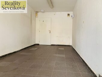 Pronájem obchodního prostoru v centru, 20 m2 - 2
