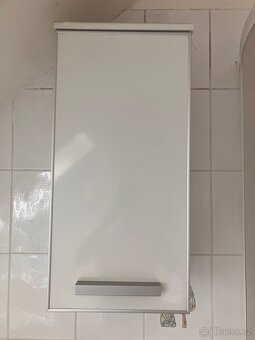 Koupelnové skříňky a umyvadlo - 2