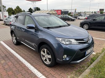 Toyota RAV4 2,2 D-4D LUX 110kW, originál servis, nebouraná - 2