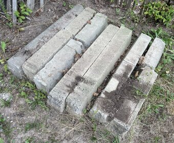 Betonové obrubníky za odvoz - 2