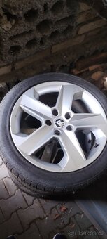 Sada 17"ALU 5x112 ( Škoda,VW,Seat) a letní pneu 205/55 R17 - 2