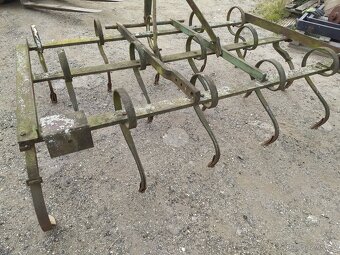 Kultivátor 15 per, záběr 2 m, příprava na brány, v provozu - 2