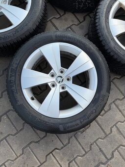 Komplet alu Škoda Superb 5x112r17+215/55r17 zimní - 2