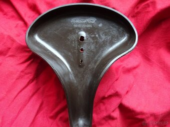 Originální nepoužitý sedák Baťa - uloženka - 2