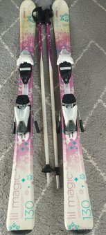 Lyže 130, helma,  hůlky. - 2