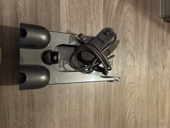 Nabíječka s nastavcem na zeď - 2