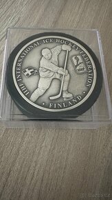 Pamětní medaile IIHF v pravém puku.MS v hokeji 2023 - 2