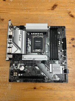 ASROCK B760M Pro RS/D4 Socket intel 1700,Funkční,Záruka - 2