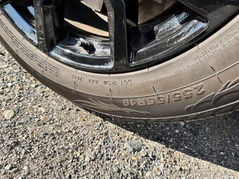 Pneu 255/55 R19 - 2