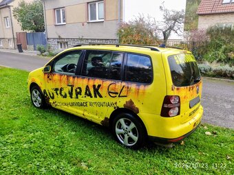 Volkswagen Touran 2.0i CNG, najeto 162.000 km - 2