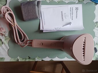 Napařovač oděvů Electrolux - 2