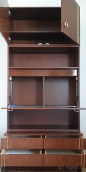 Obývací stěna (foto hází lesk- nepoškozená) - 2