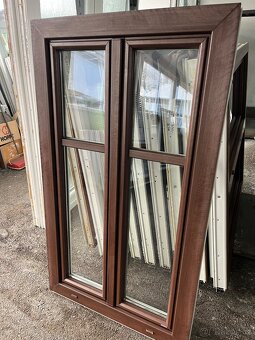 PLASTOVÉ OKNO DVOUKŘÍDLÉ 85x146 OŘECH-PLZEŇ - 2