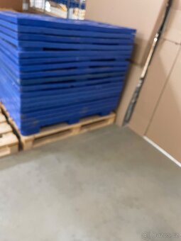 Palety plastové - 2