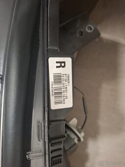 Přední světlomet Toyota CHR - 2