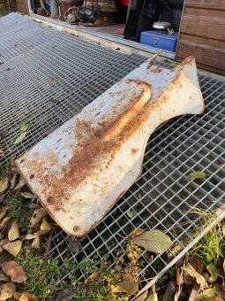 Kryt motoru MF-70 Agrostroj Jičín - 2