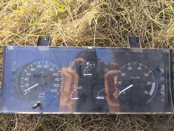 Renault Clio MK1. Tachometr s otáčkoměrem - 2