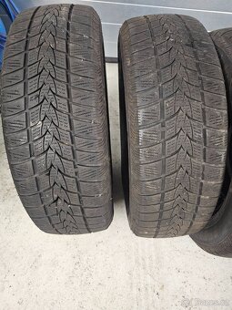Zimní pneu 215 65 17 - 2