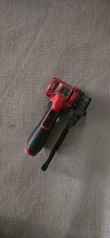 Milwaukee M12 FBFL13 pásovou brusku - 2