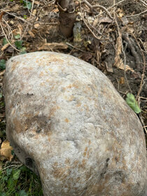 Okrasný kamen na zahradu - 2