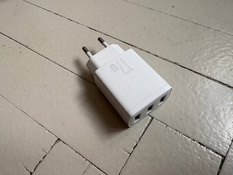 Baseus Compact nabíječka do sítě 3xUSB 17W - 2