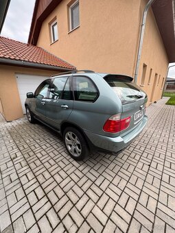BMW X5 4.4i - 2