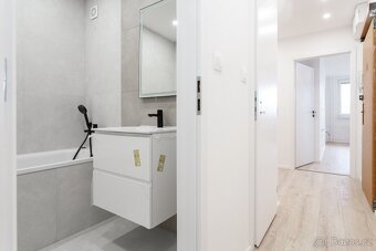 Nabízíme nový designový byt 4+kk po kompletní rekonstrukci - 2