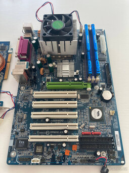 Retro PC - Athlon XP 2400+deska+RAM+VGA - 2