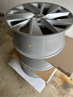 Nová/zánovní sada na Enyaq Kodiaq R20 8Jx20 a 9Jx20 ET42, 45 - 2