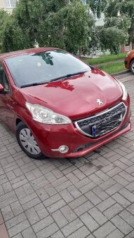 PEUGEOT 208 1,2. Benzín. - 2