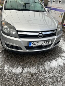 Opel astra H 1.4i r.v 2004 66kW, první majitel ČR - 2