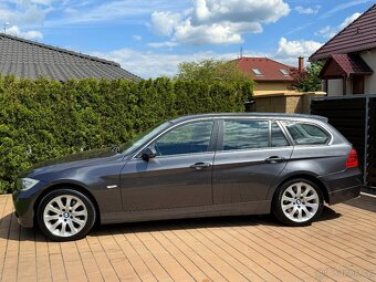 BMW 325XI 160kW E91 R6 - Bi-Xenon /PO SERVISNÍ INSP/ KRÁSNÝ - 2