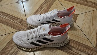 Bezecke boty Adidas 4DFWD vel.44 2/3 - 2