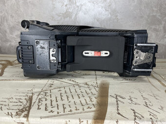 Vysílací HD kamera Sony HDC-2500, 3G multiformátová studiová - 2