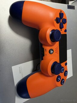 2x novy ovladac na PS4 oranzovy - 2