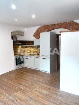 1+KK + šatna, 30m2, Slaný, Soukenická, byt v centru Slaného - 2