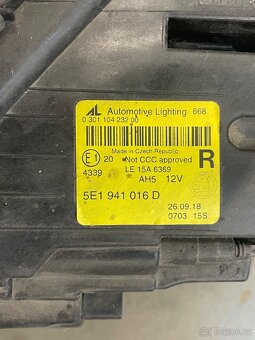 Pravý reflektor Škoda Octavia - 2