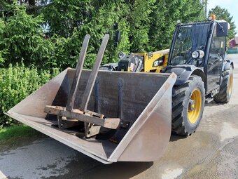 Teleskopický manipulátor CAT TH407C 2015 - 2