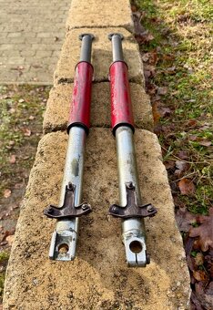 CZ 125 175 250 kývačka - přední tlumiče - 2