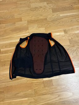 Chránič páteře na lyžování - 2