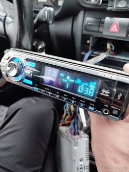 Autorádio Sony CDX-GT620U - 2