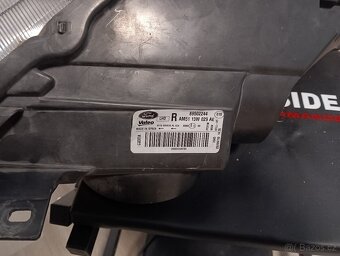 Světlo Ford C-Max II - 2