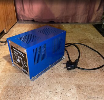 Nabíječka akumulátorů ELEKTROMATIC SCHAUDT LA110 - 2