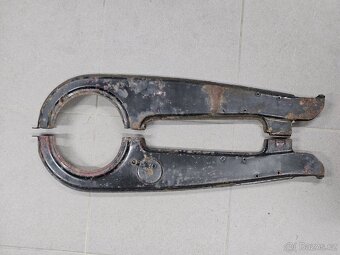 Kryt řetězu Jawa 250 - 2