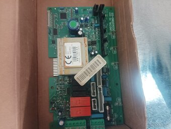 plynový ventil a ovládací elektronika na ohřev vody - 2